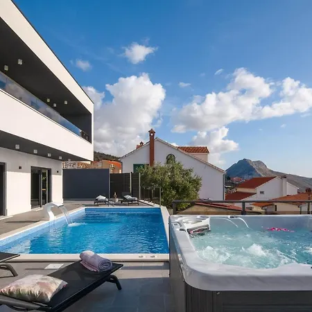 Hilltop - Jacuzzi, Pool, Sauna *