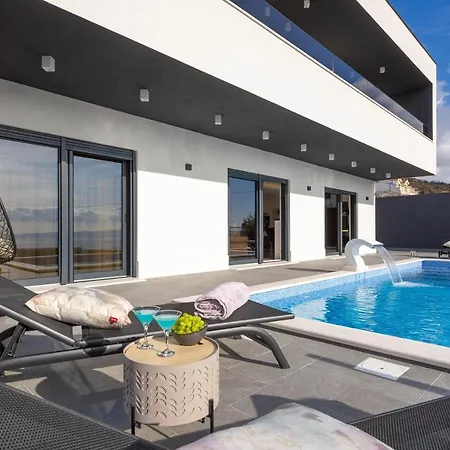 Hilltop - Jacuzzi, Pool, Sauna *