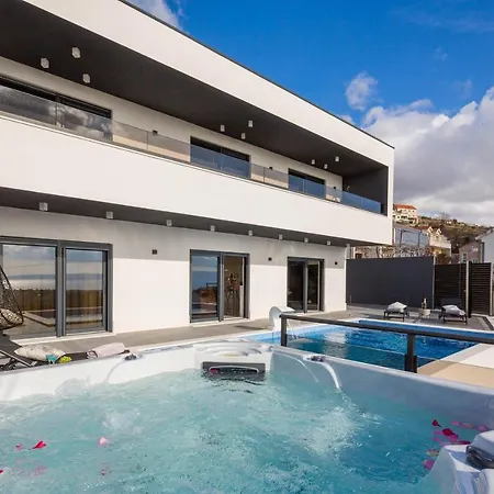 Hilltop - Jacuzzi, Pool, Sauna