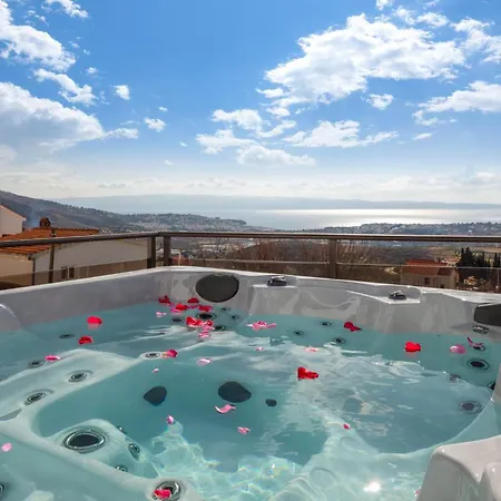 Hilltop - Jacuzzi, Pool, Sauna Villa
